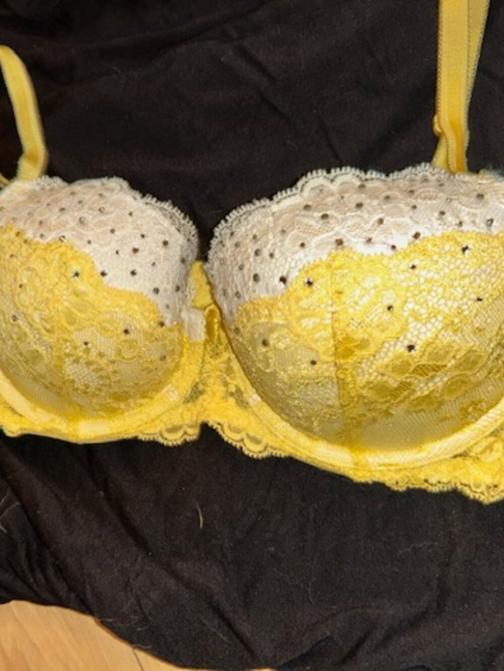 Victorias secret bra size 34C 34 C Bra womens dream angels lined demi lace